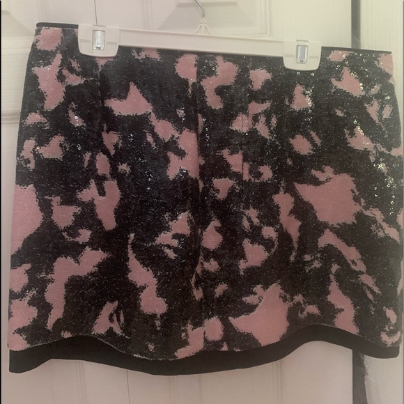 Beautiful embellished mini skirt - Picture 1 of 4